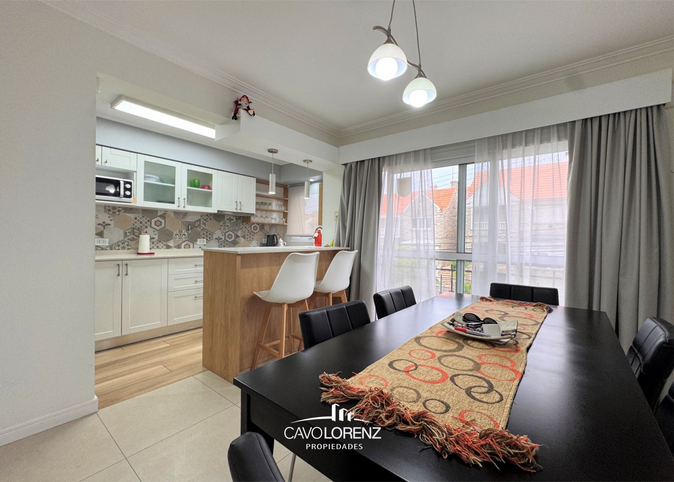 Gascon 651 - Magnifico tres ambientes con cochera descubierta y baulera