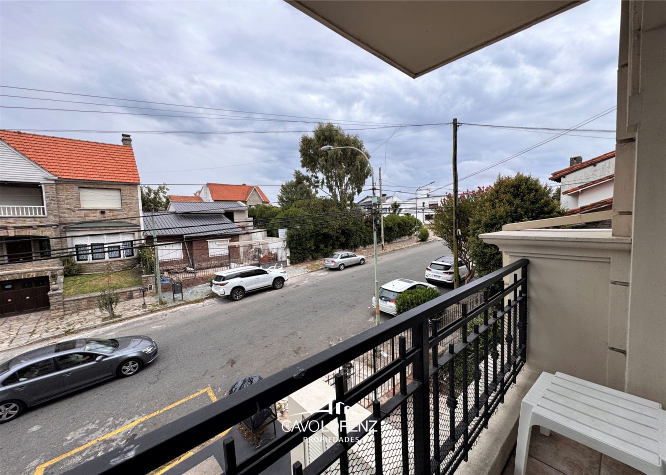 Gascon 651 - Magnifico tres ambientes con cochera descubierta y baulera