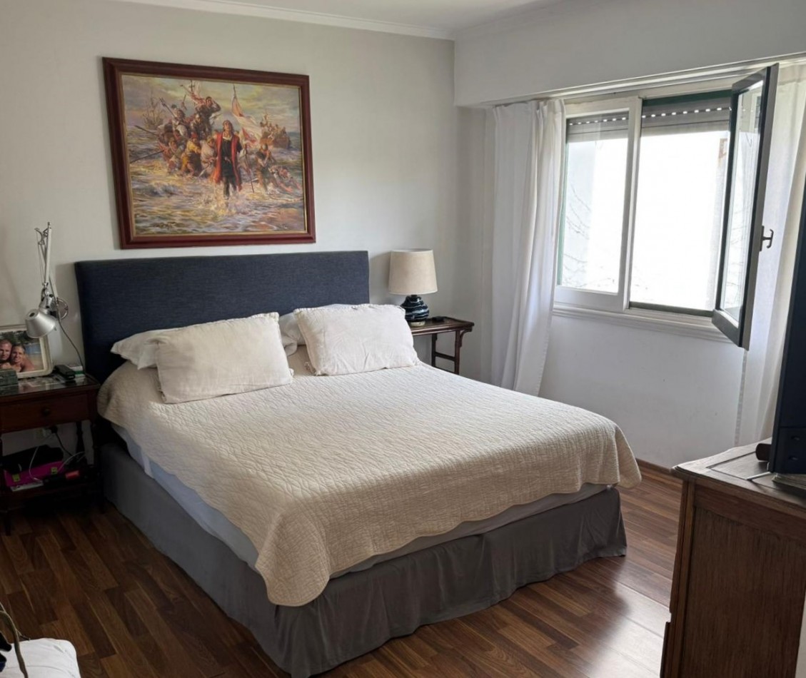 Alquiler - Viamonte 3431 - Excelente chalet de 4 ambientes con parque y garaje p/2 autos