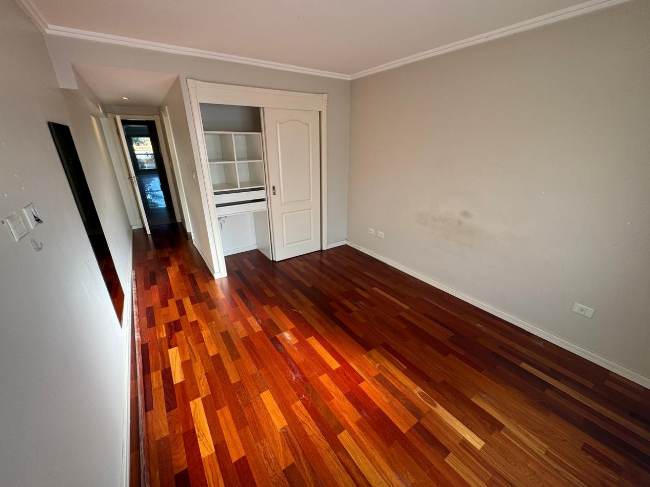 Alquiler - Hipolito Yrigoyen 2861 - Edif. Delfi VI - Departamento 2 ambientes a la calle con cochera