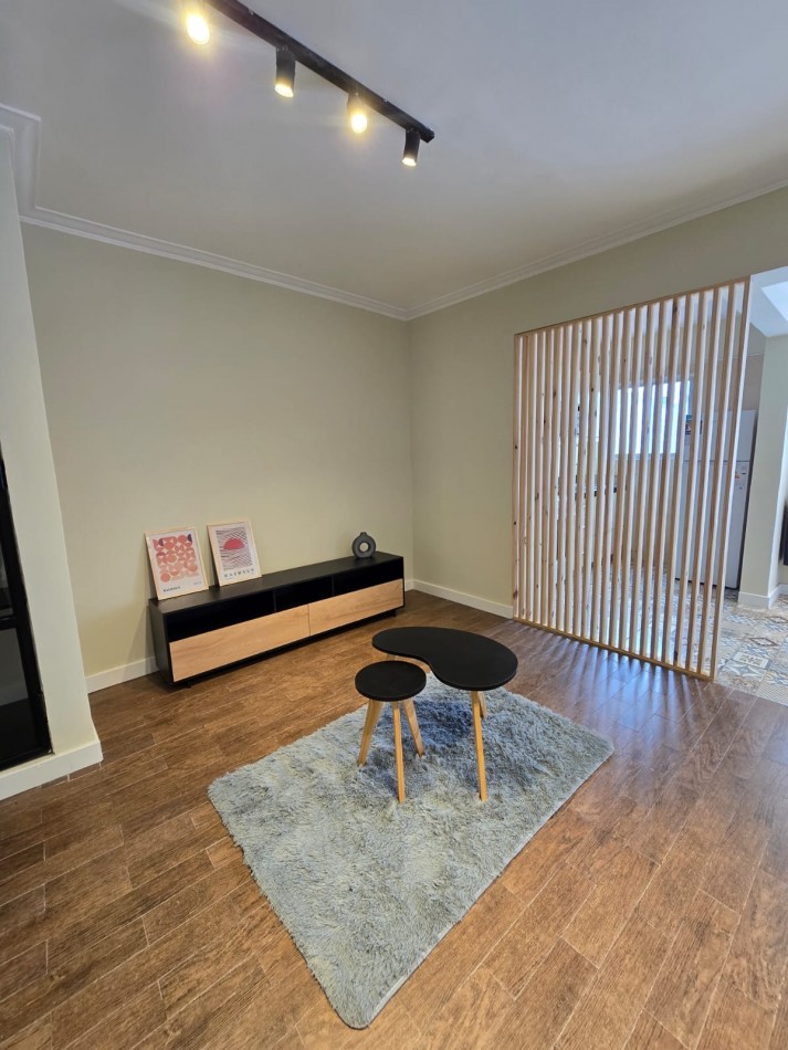 Belgrano 2350 - Departamento 2 ambientes con balcon a la calle, reciclado y amoblado