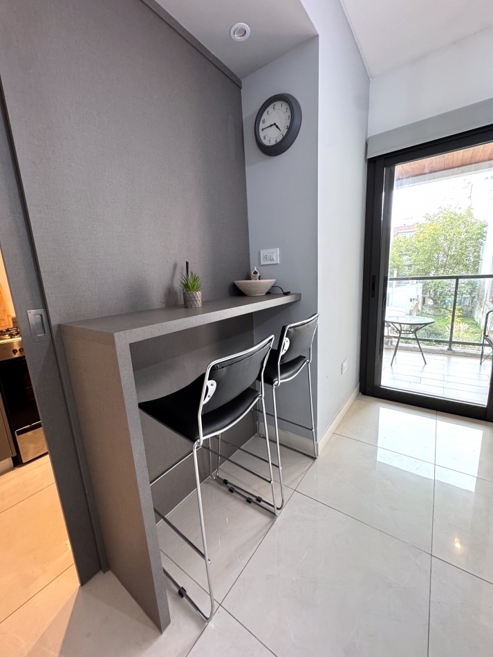 Alquiler- La Rioja 1235- Departamento de 1 amb. equipado, amoblado y con parrilla