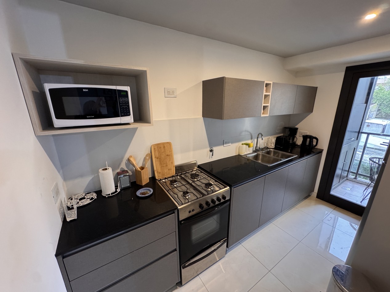 Alquiler- La Rioja 1235- Departamento de 1 amb. equipado, amoblado y con parrilla