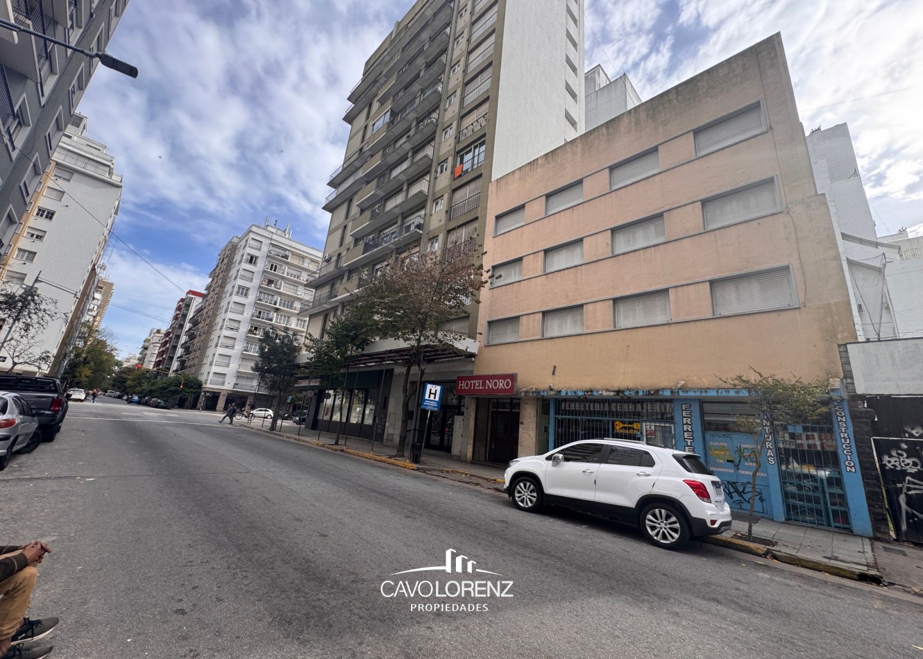 Corrientes 2177 - Venta de Hotel de 33 habitaciones + Local Comercial