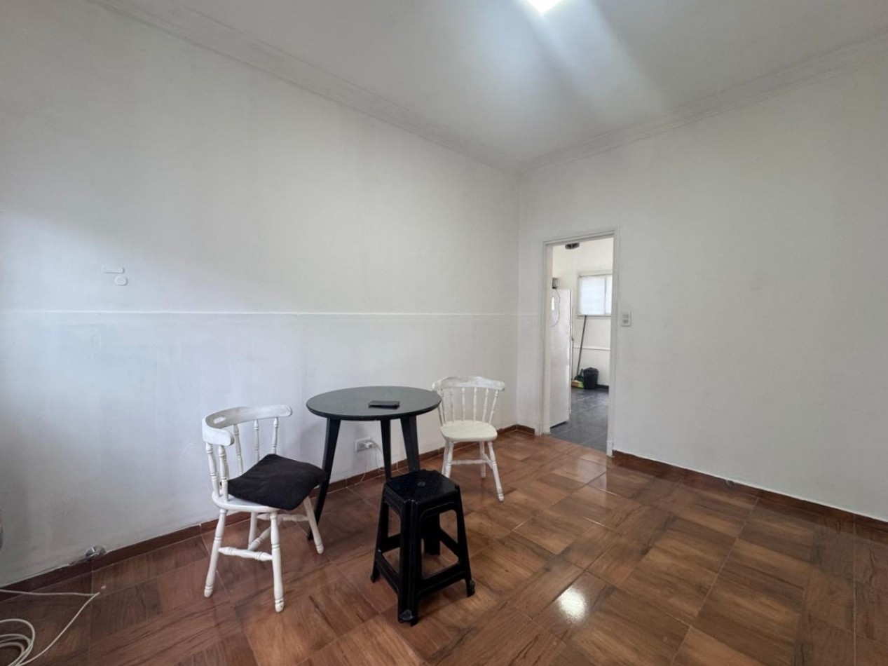 Alquiler - Victoriano Montes 2584 - Vivienda de 3 ambientes con patio en muy buen estado