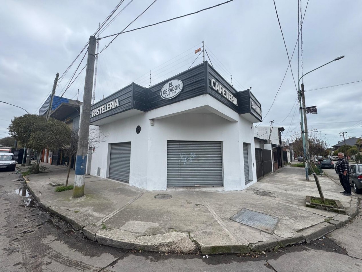 Alquiler - Victoriano Montes esq. Alberti - Local comercial de 27 m2