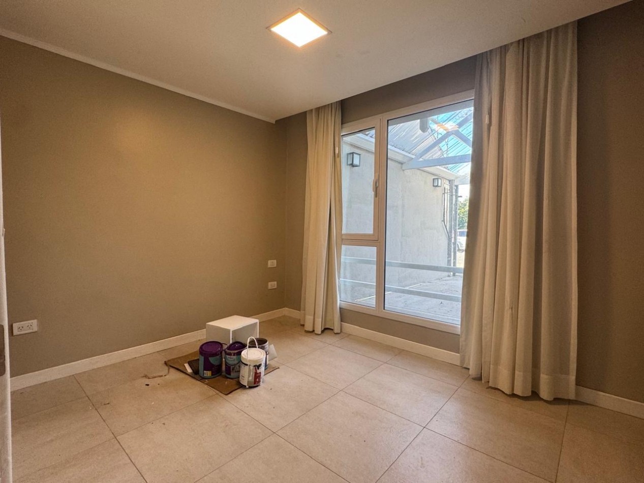 Alquiler - Alvarado 980 - Chalet 3 amb. con entrada de auto - reciclado! Vivienda o profesional