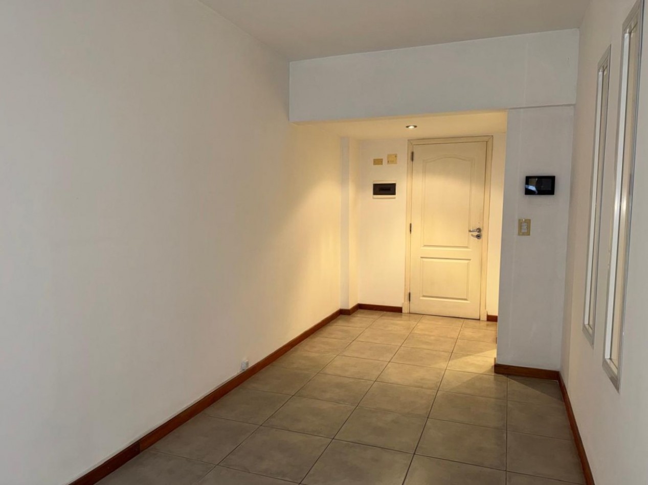 Zona Aldrey - Las Heras 2960 - Alquiler Ambiente y medio, dividido, con cochera