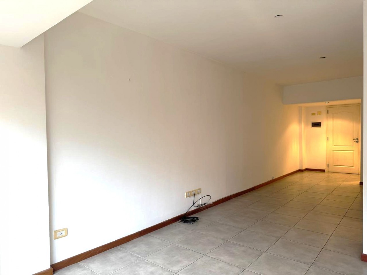 Zona Aldrey - Las Heras 2960 - Alquiler Ambiente y medio, dividido, con cochera