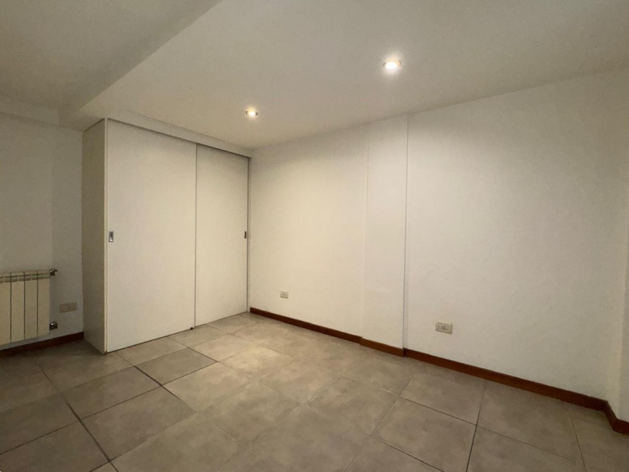 Zona Aldrey - Las Heras 2960 - Alquiler Ambiente y medio, dividido, con cochera