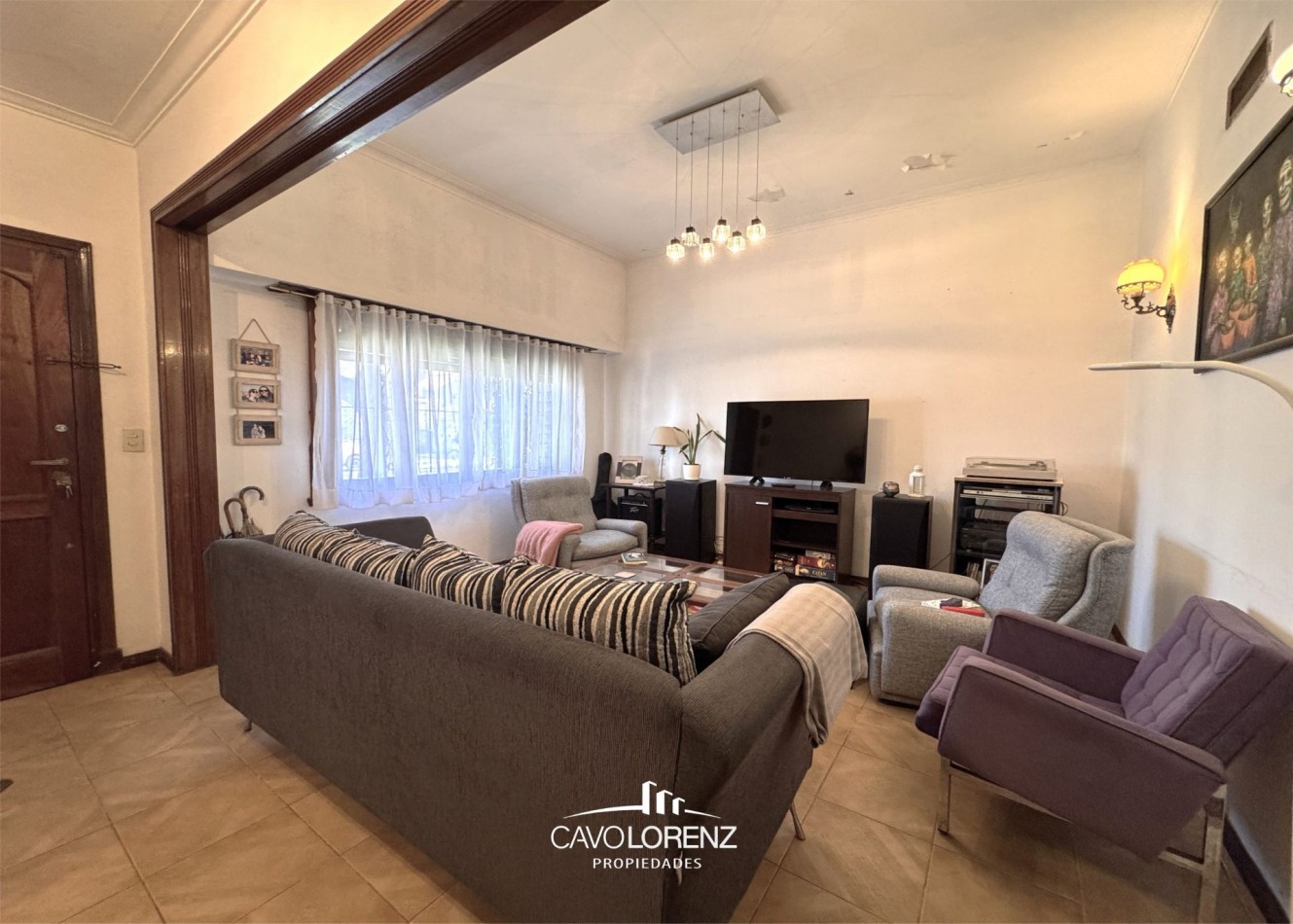 La Perla, Brandsen 3729 - Hermoso chalet de 4 ambientes con dependencia, parque, quincho y garaje