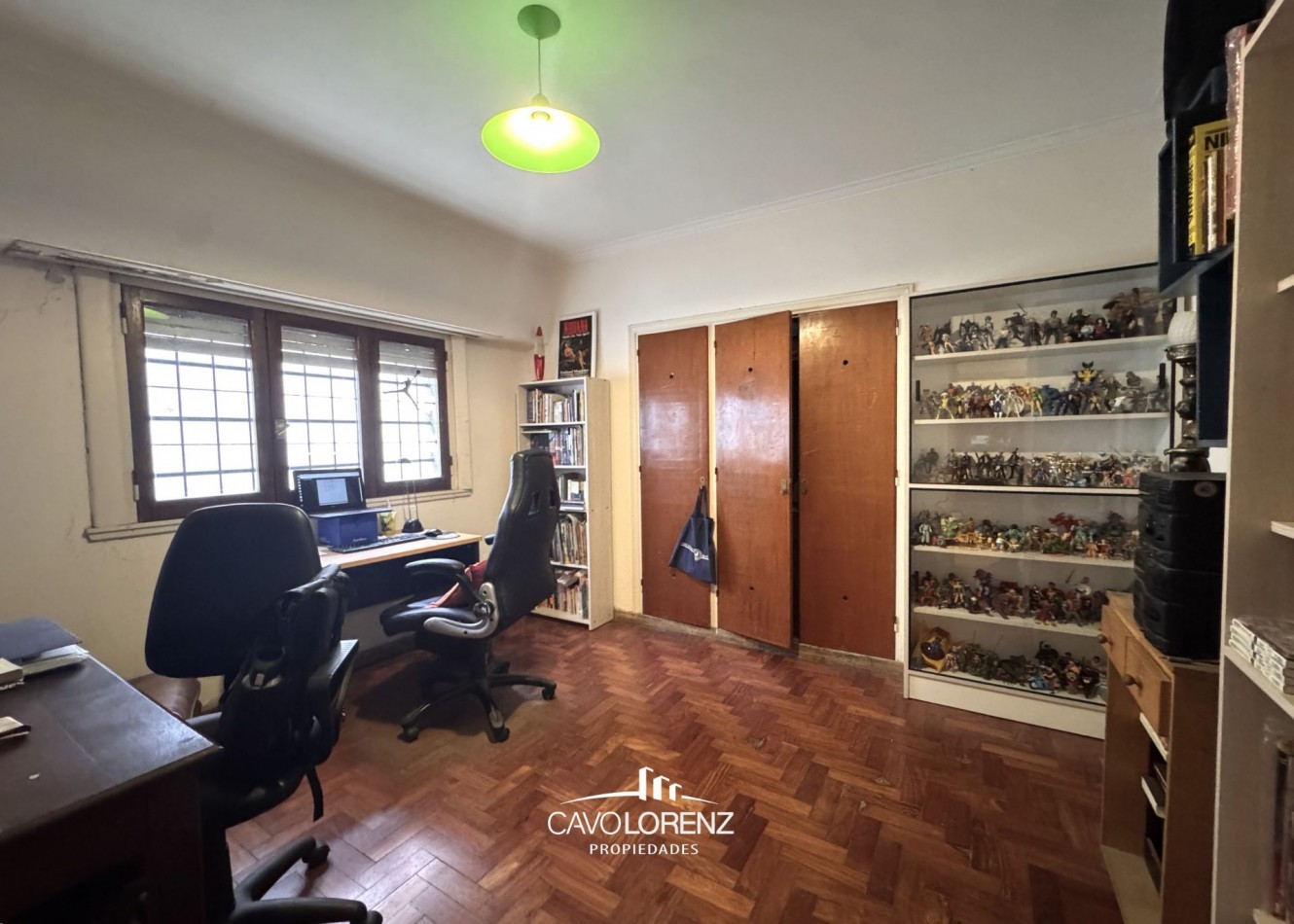 La Perla, Brandsen 3729 - Hermoso chalet de 4 ambientes con dependencia, parque, quincho y garaje
