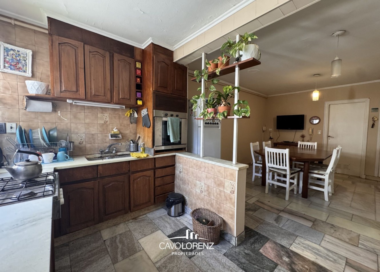 La Perla, Brandsen 3729 - Hermoso chalet de 4 ambientes con dependencia, parque, quincho y garaje