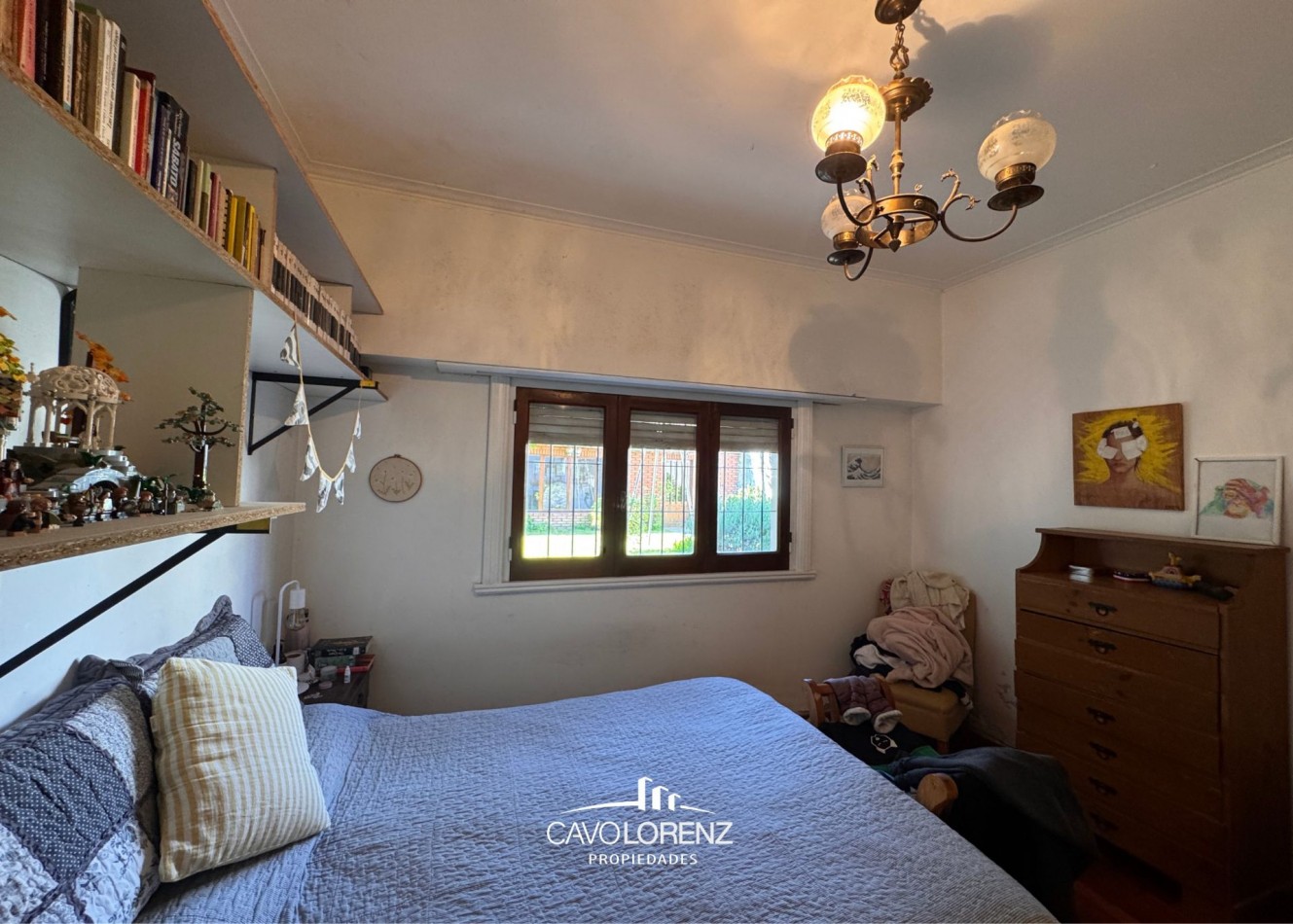 La Perla, Brandsen 3729 - Hermoso chalet de 4 ambientes con dependencia, parque, quincho y garaje