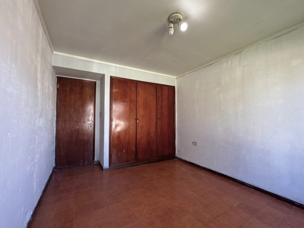 Alquiler - Benito Lynch 1609 - Hermoso PH de 2 amb. en esquina con garaje y patio