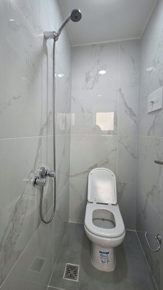 Entre Rios 2050 - Departamento 2 Amb. al Frente con dependencia y Balcon con vista lateral al mar 