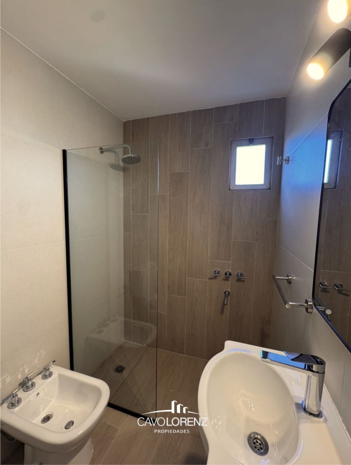 Zona Guemes - Gascon 1436 - Impecable departamento 2 ambientes con cochera, balcon y baulera totalmente reciclado