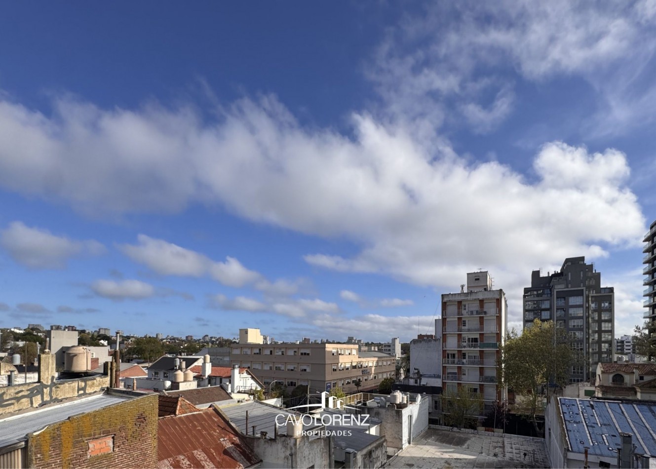 Zona Guemes - Gascon 1436 - Impecable departamento 2 ambientes con cochera, balcon y baulera totalmente reciclado