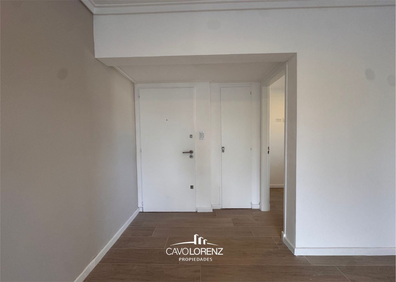Zona Guemes - Gascon 1436 - Impecable departamento 2 ambientes con cochera, balcon y baulera totalmente reciclado
