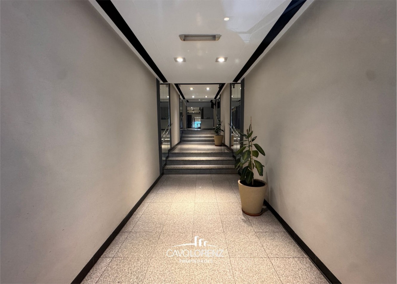 Zona Guemes - Gascon 1436 - Impecable departamento 2 ambientes con cochera, balcon y baulera totalmente reciclado