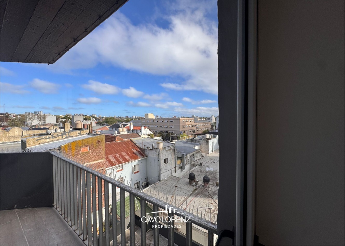 Zona Guemes - Gascon 1436 - Impecable departamento 2 ambientes con cochera, balcon y baulera totalmente reciclado