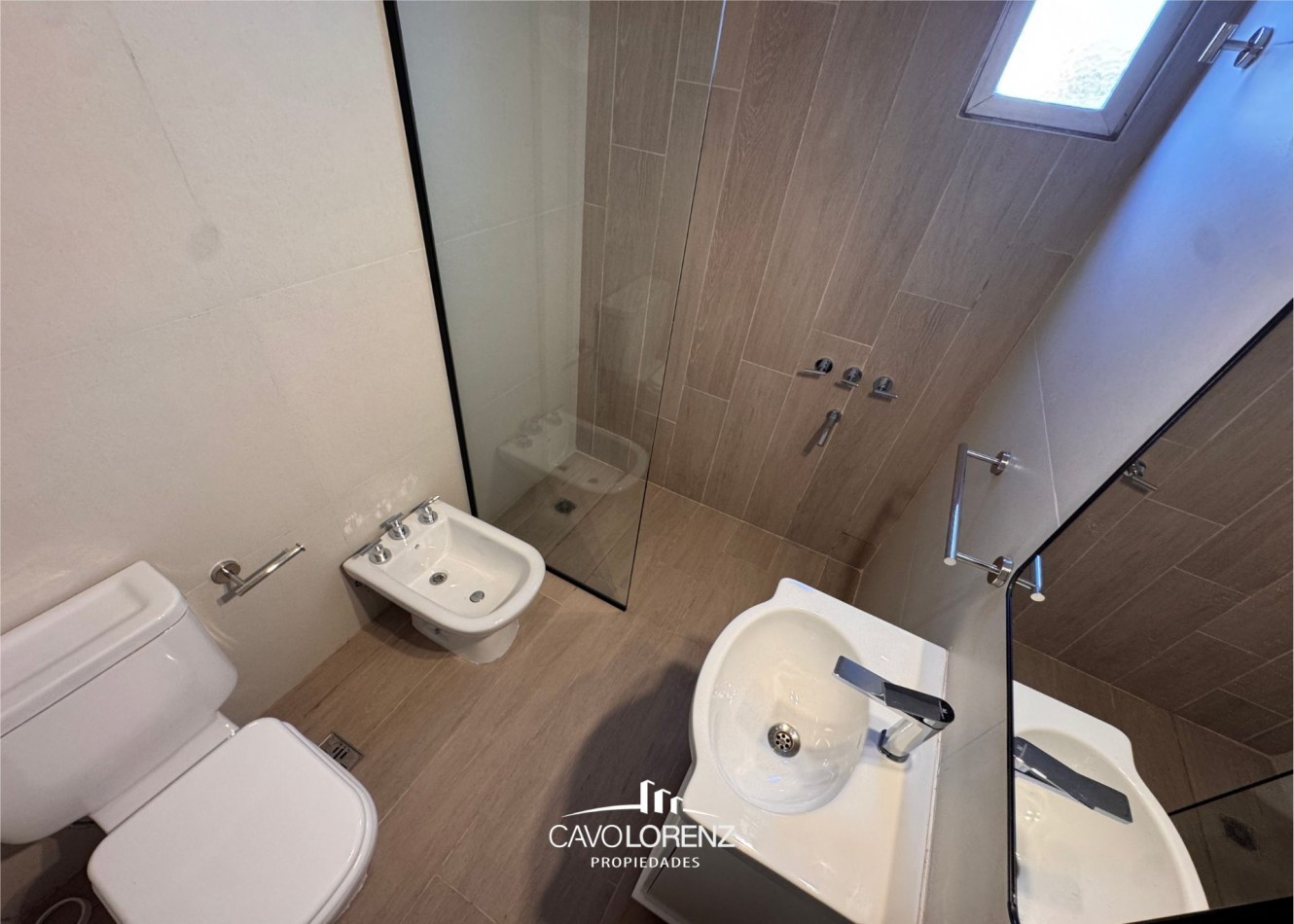 Zona Guemes - Gascon 1436 - Impecable departamento 2 ambientes con cochera, balcon y baulera totalmente reciclado