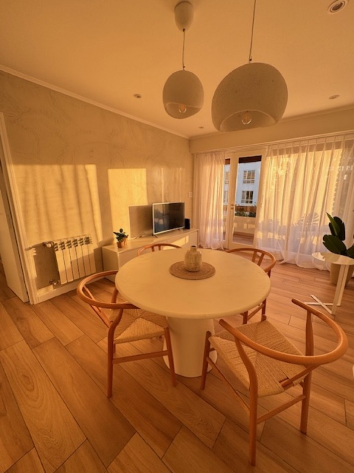 Playa Grande -Saavedra 279 - Alquiler temporario-Exclusivo Dpto 2 Amb.c/Cochera y balcon  a la calle  - SOLO P/ADULTOS