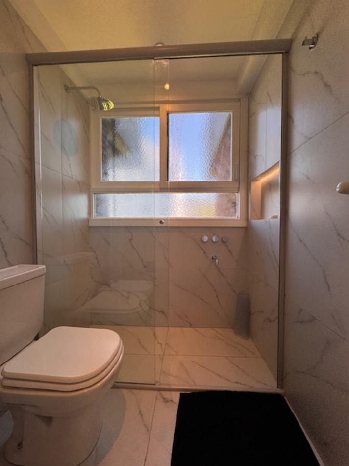 Playa Grande -Saavedra 279 - Alquiler temporario-Exclusivo Dpto 2 Amb.c/Cochera y balcon  a la calle  - SOLO P/ADULTOS