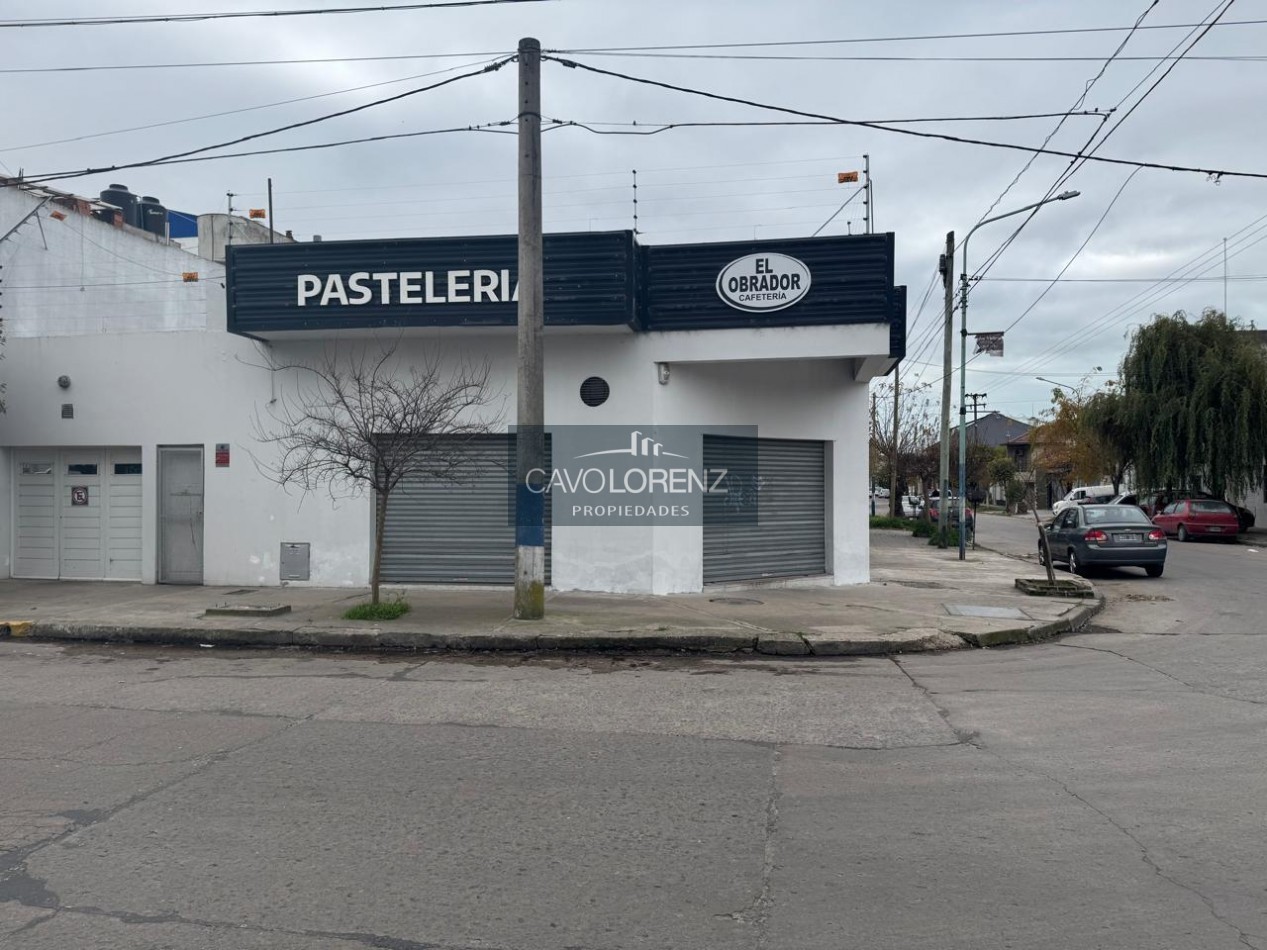Alquiler -Victoriano montes 2584-  Local comercial mas vivienda de tres ambientes