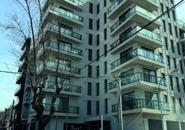 Arenales y Castelli. THAMES VIII- 2 AMB. A LA CALLE CON BAULERA - A Terminar