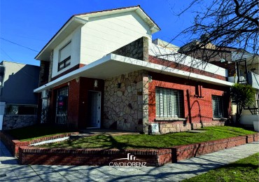 San Jose -Dorrego 3069 - Chalet 5 ambientes con garaje y terraza