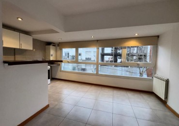 Zona Aldrey - Las Heras 2960 - Alquiler Ambiente y medio, dividido, con cochera